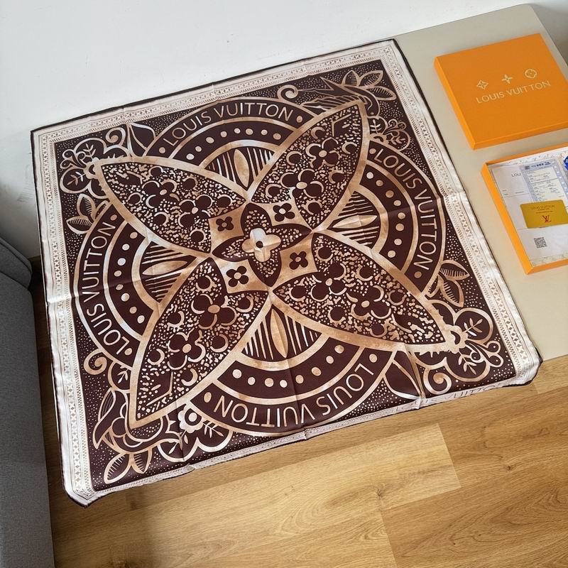 LV silk scarf hm (51)