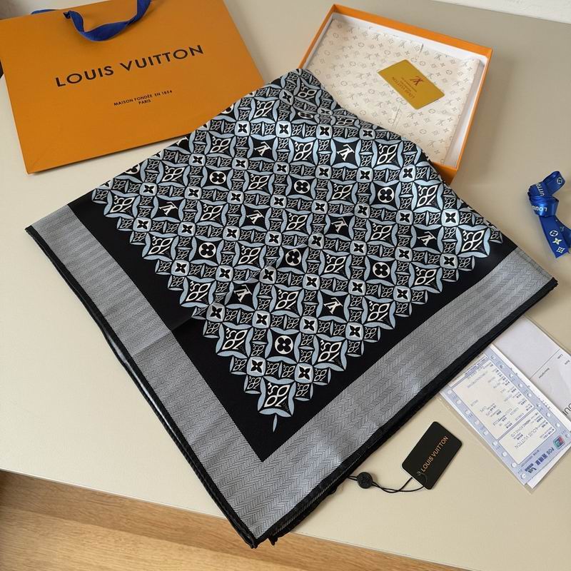 LV silk scarf hm (52)