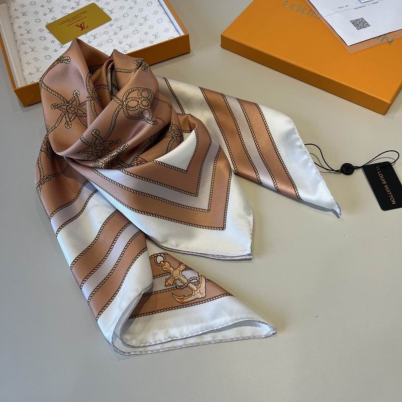 LV silk scarf hm (62)