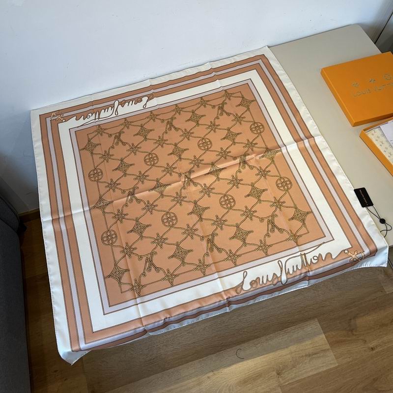 LV silk scarf hm (63)