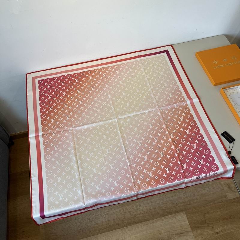 LV silk scarf hm (71)