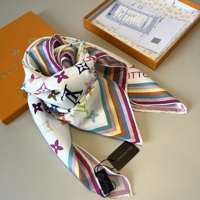LV silk scarf hm (81)