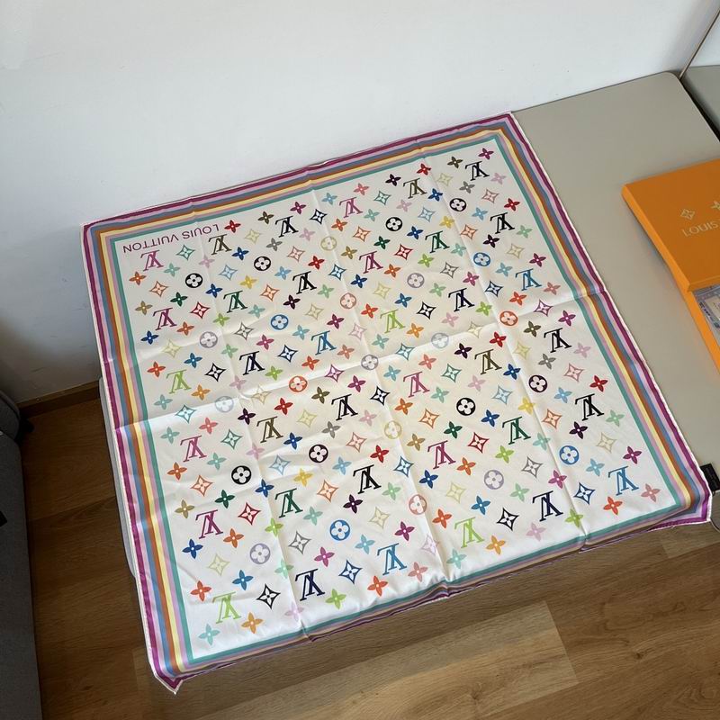 LV silk scarf hm (82)