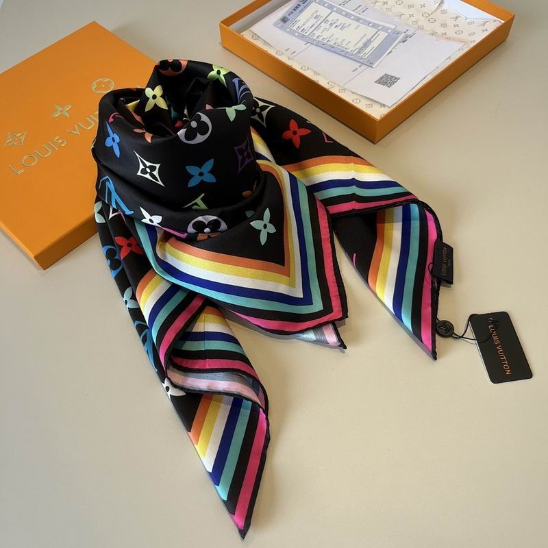 LV silk scarf hm (87)