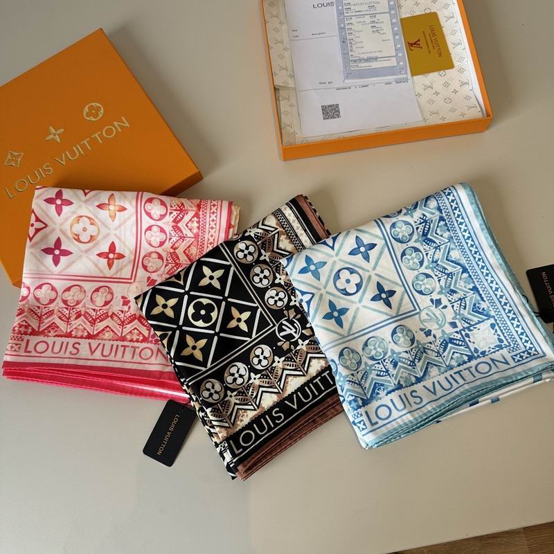 LV silk scarf hm (89)