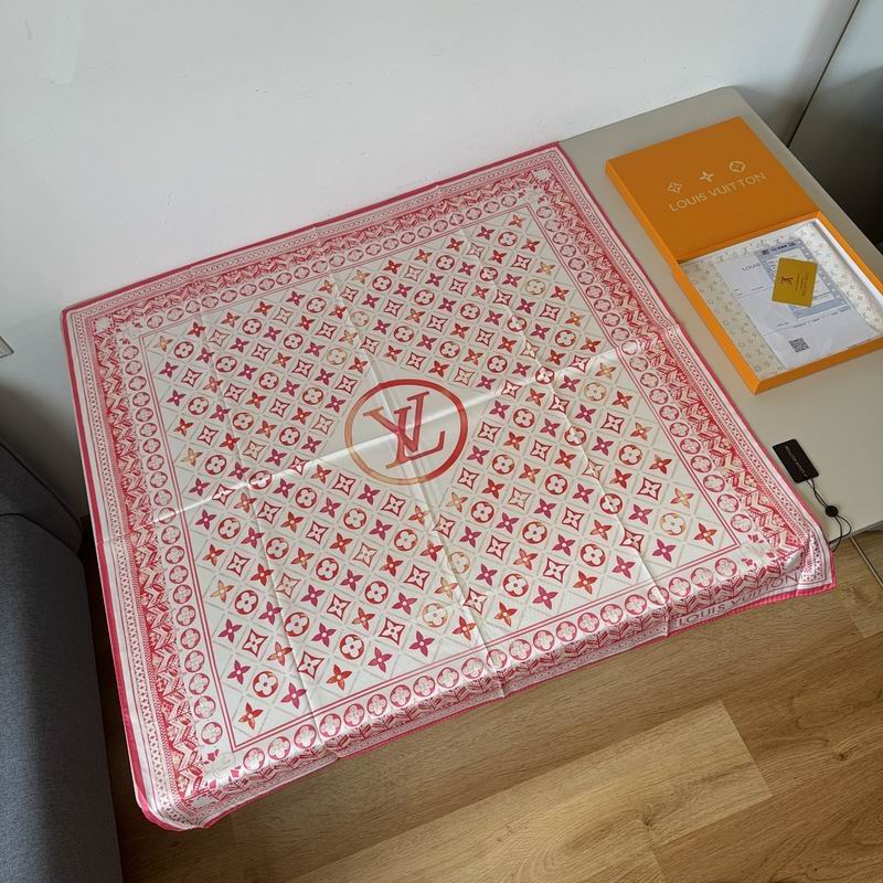 LV silk scarf hm (93)