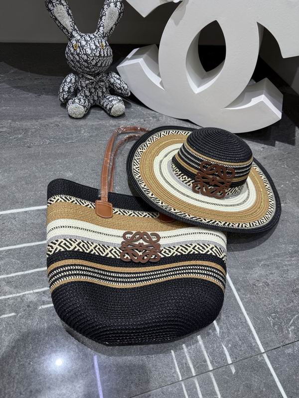 Loewe beach bag hat dx (12)