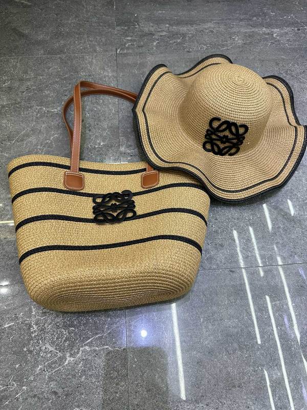 Loewe beach bag hat dx (2)