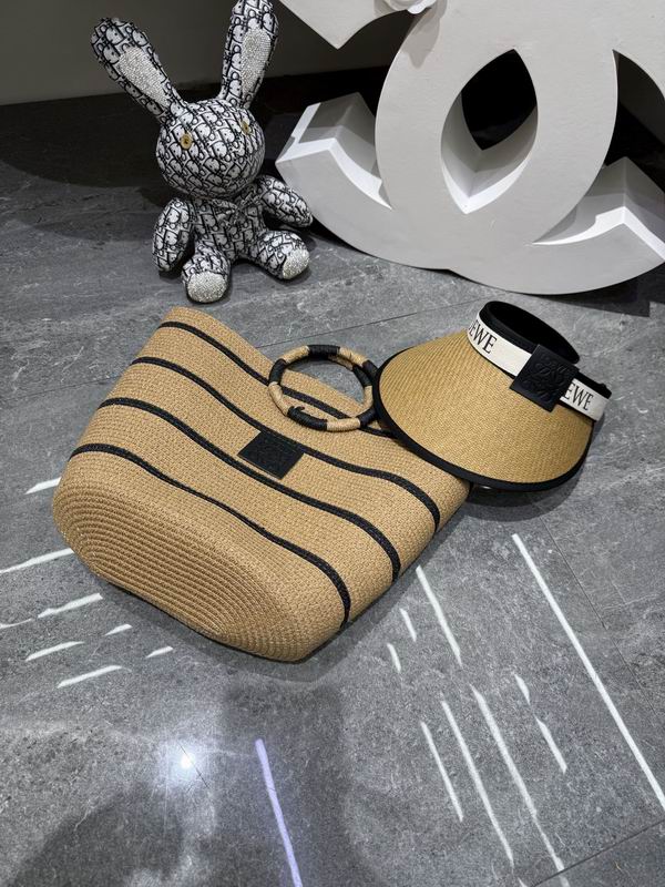 Loewe beach bag hat dx (24)