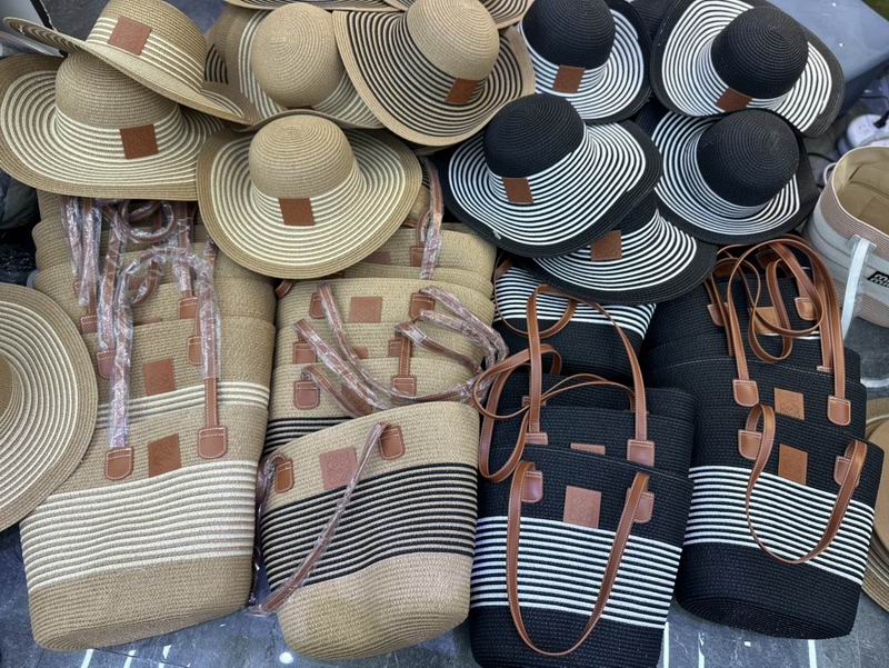 Loewe beach bag hat dx (26)