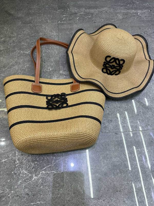 Loewe beach bag hat dx (3)