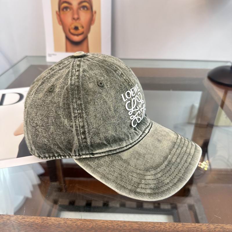 Loewe cap dx (547)