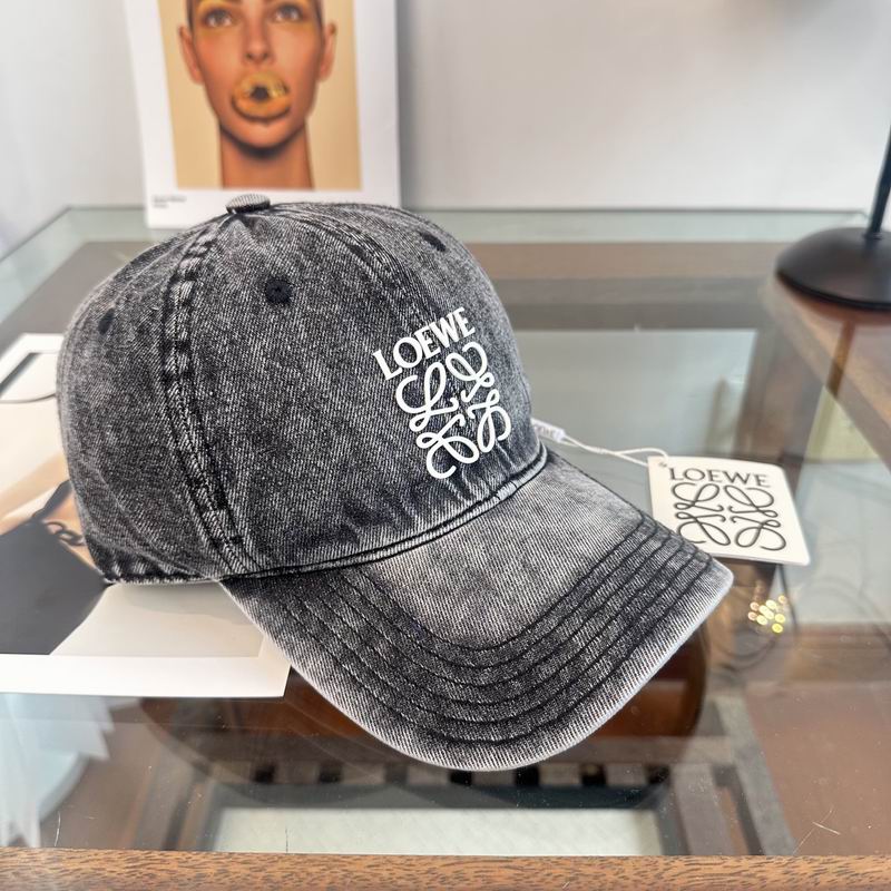 Loewe cap dx (557)