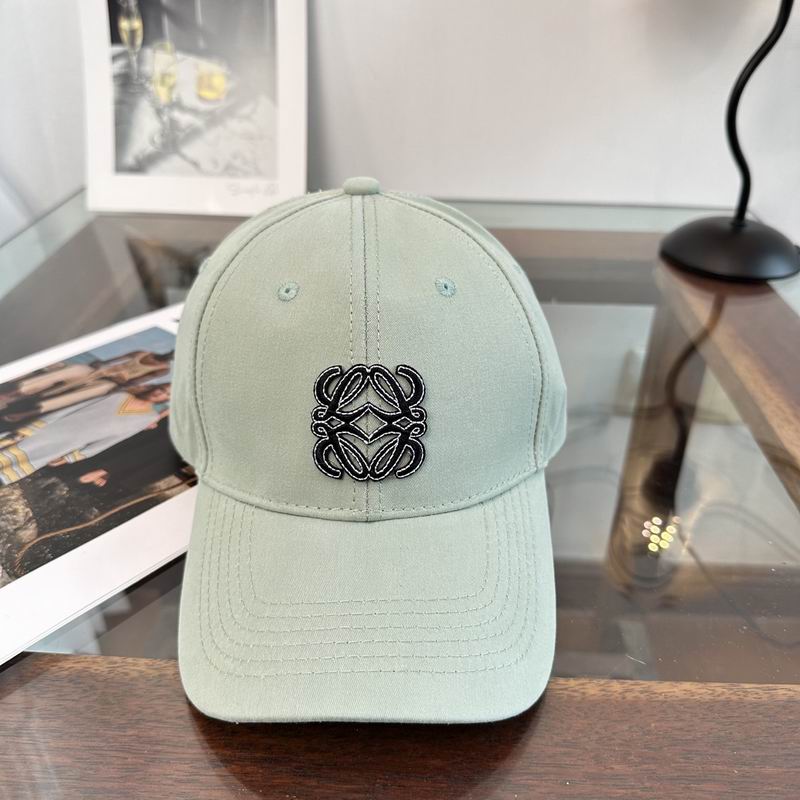 Loewe cap dx (672)