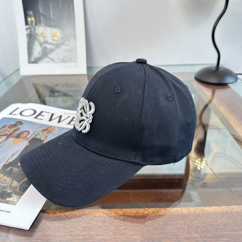 Loewe cap dx (737)