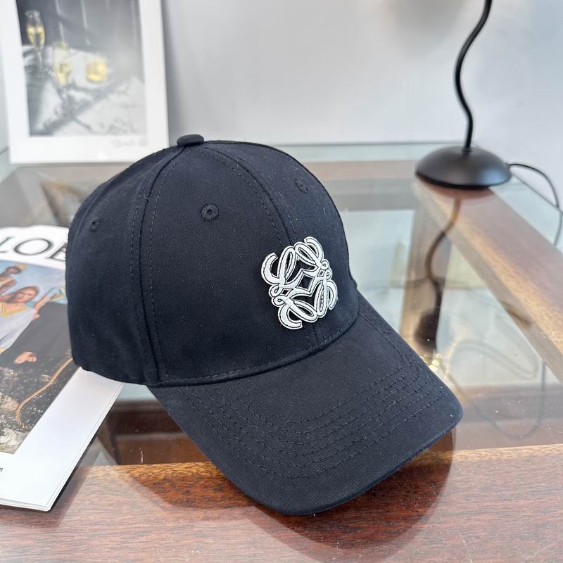 Loewe cap dx (738)