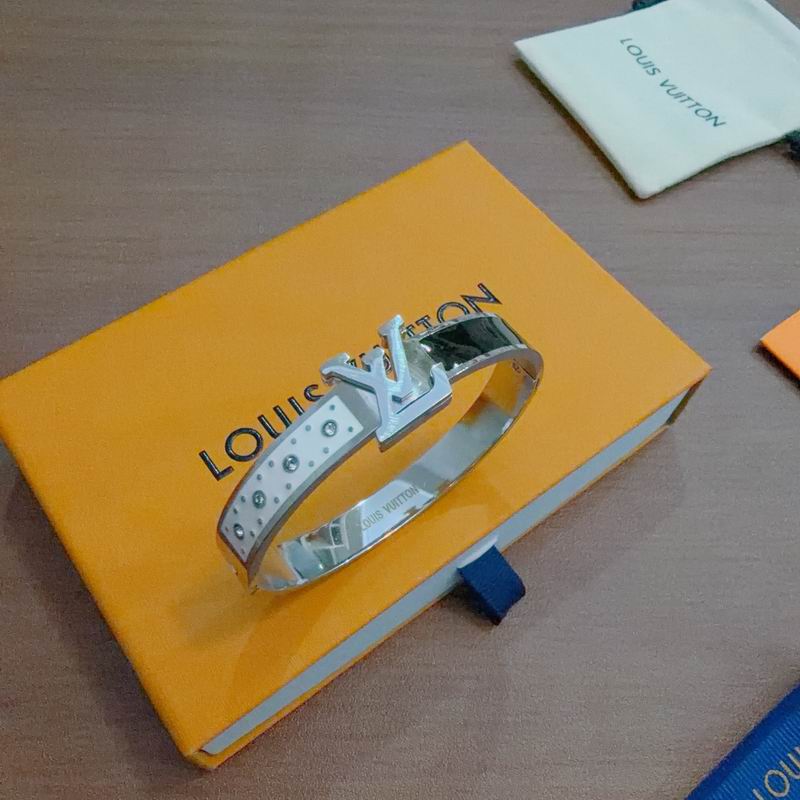 Lv Bracelet 02yxs04 (2)