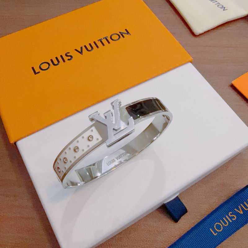 Lv Bracelet 02yxs04 (4)