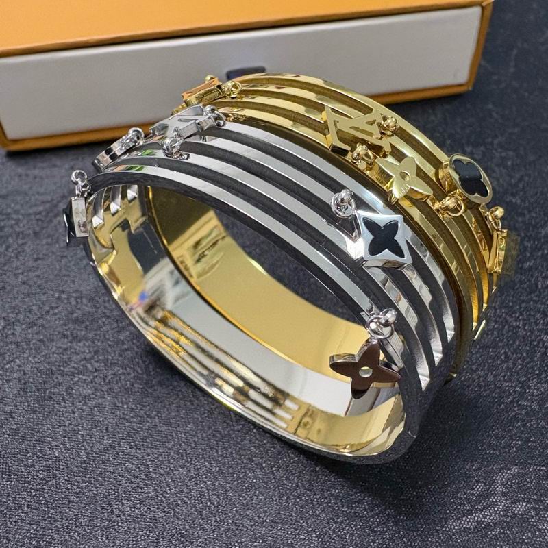 Lv Bracelet 02yxs10 (5)