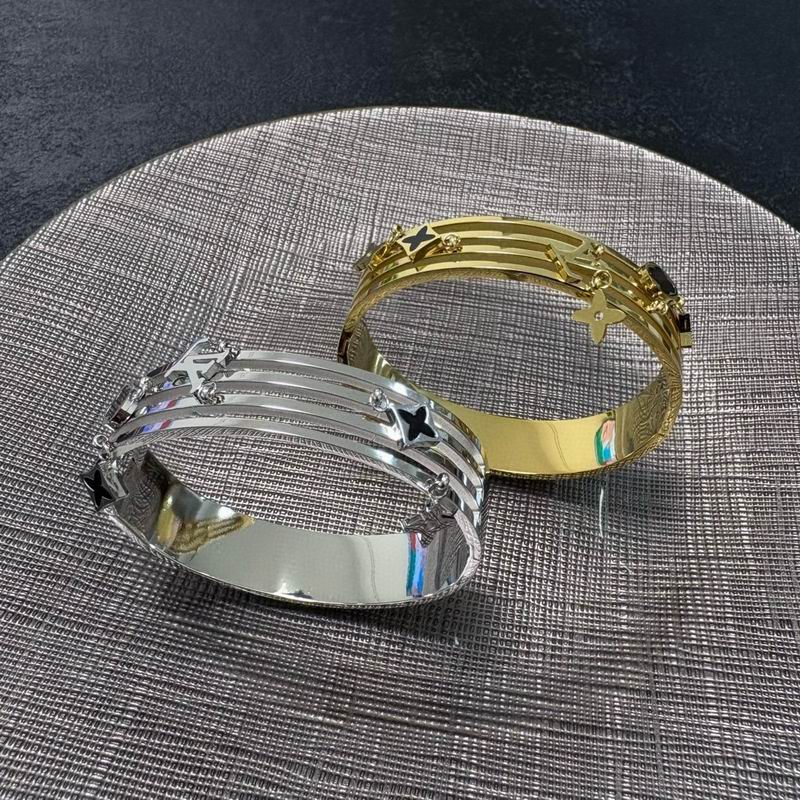 Lv Bracelet 02yxs10 (7)
