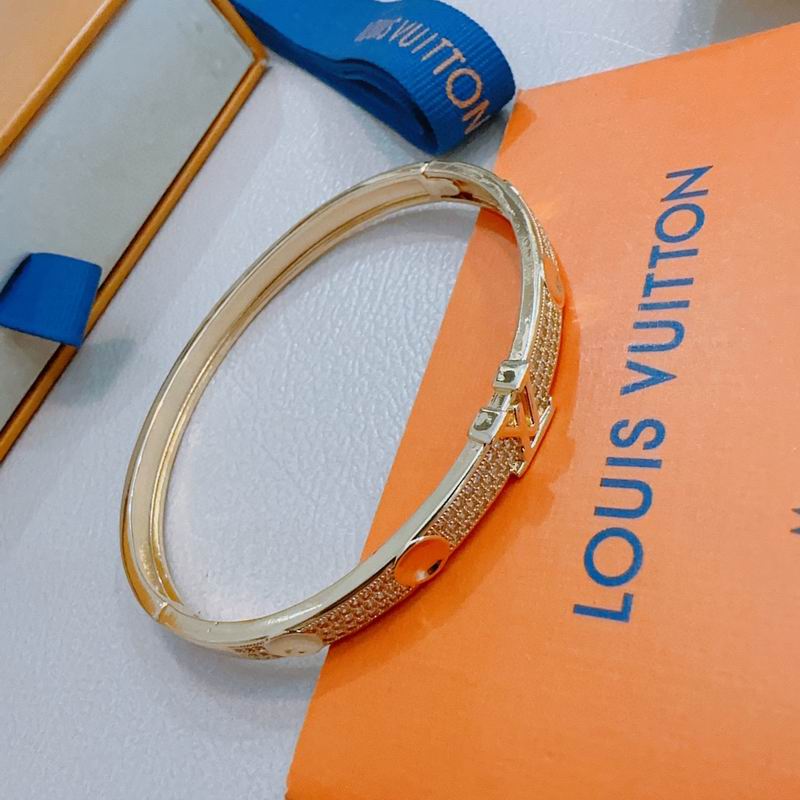Lv Bracelet 02yxs11 (11)