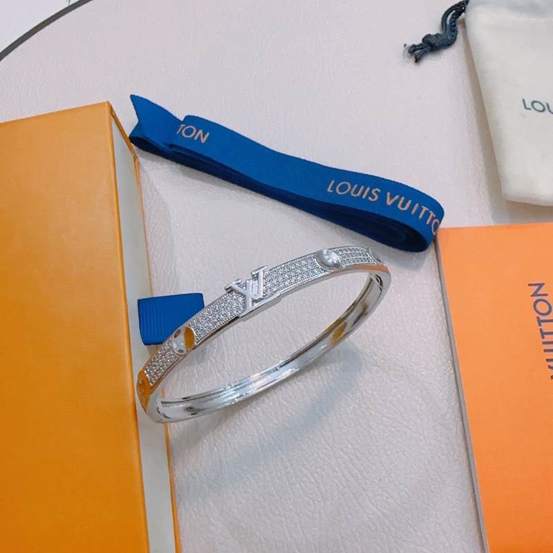 Lv Bracelet 02yxs11 (2)