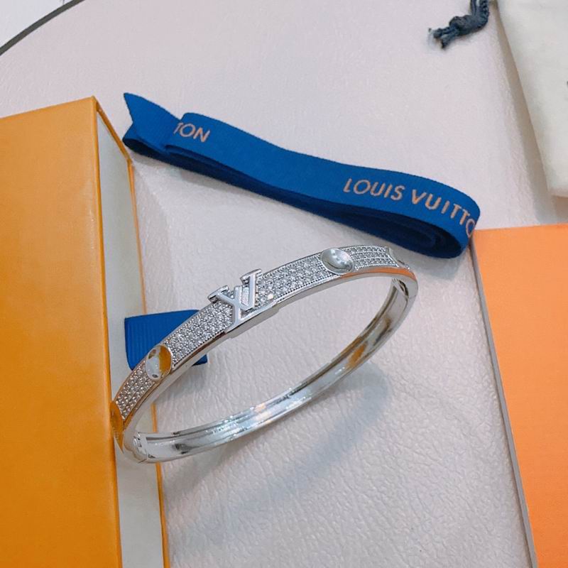 Lv Bracelet 02yxs11 (5)