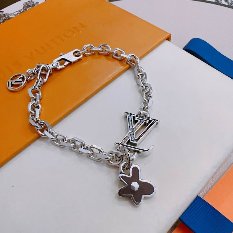 Lv Bracelet 02yxs13 (6)