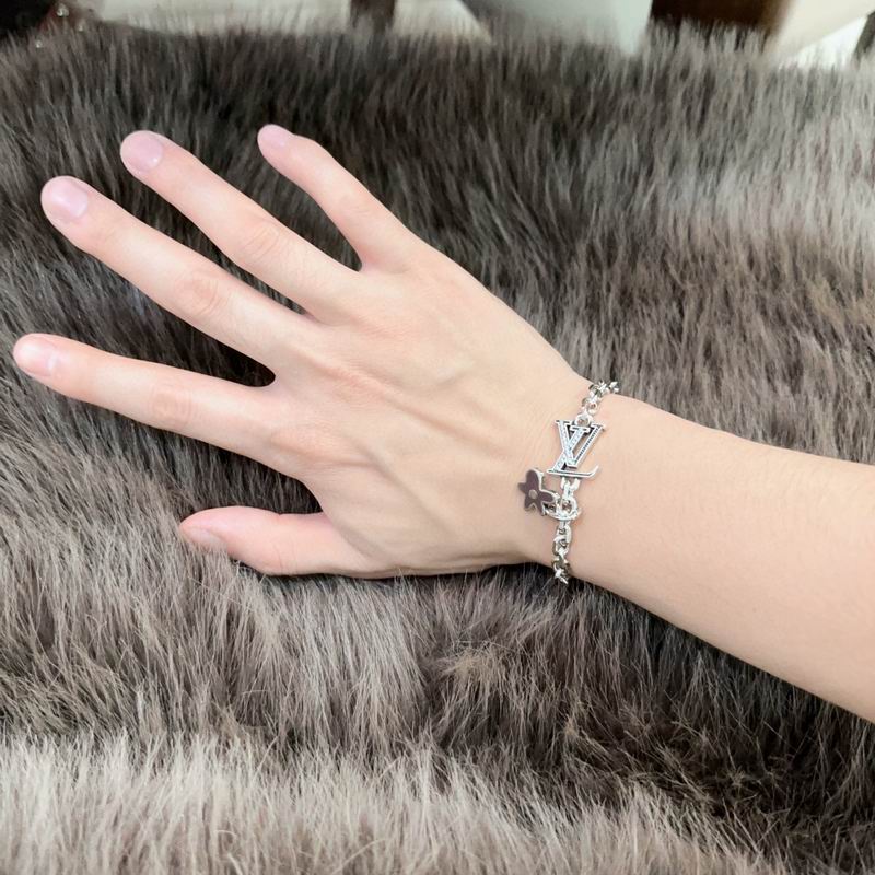 Lv Bracelet 02yxs13 (7)