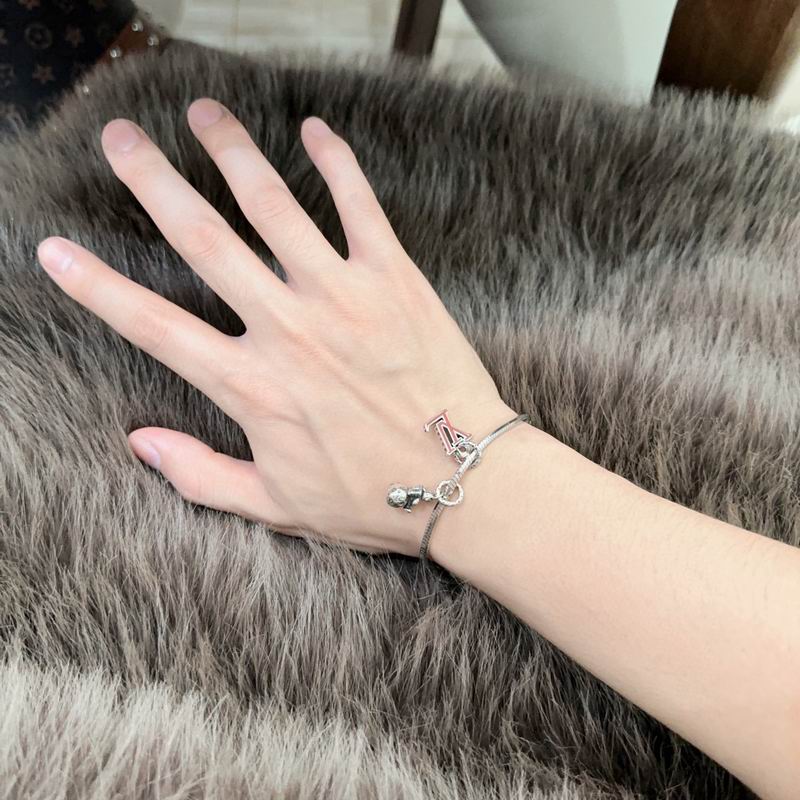 Lv Bracelet 02yxs14 (4)