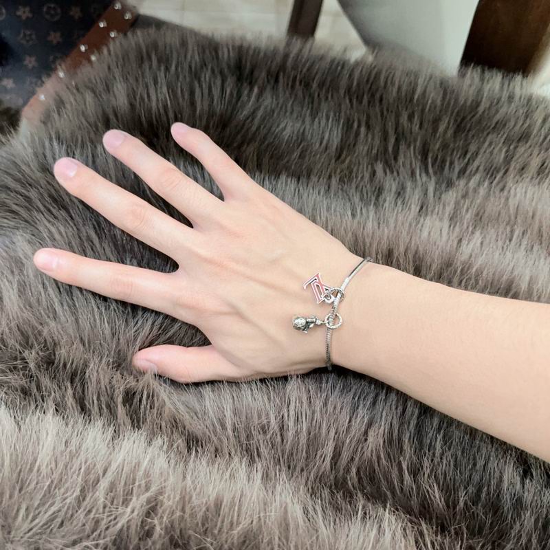 Lv Bracelet 02yxs14 (7)