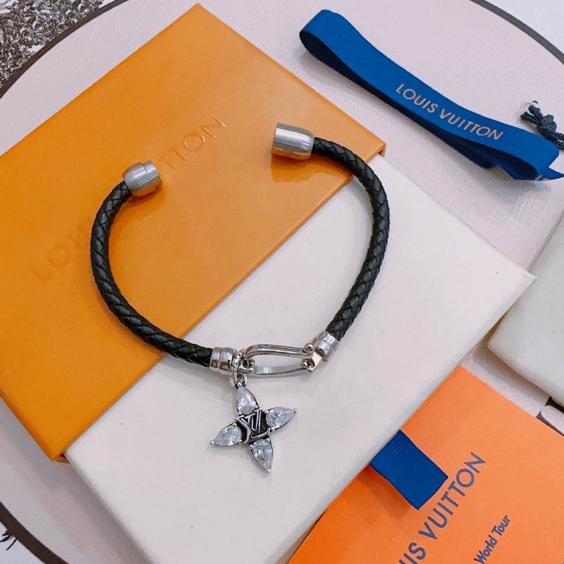 Lv Bracelet 02yxs15 (6)