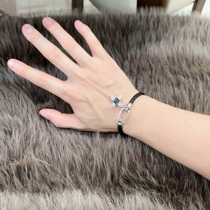 Lv Bracelet 02yxs15 (7)
