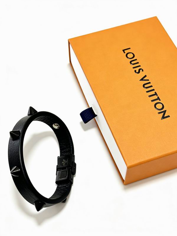 Lv Bracelet 02yxs17 (4)