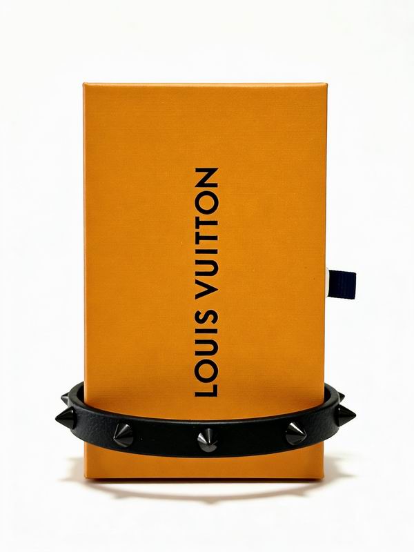 Lv Bracelet 02yxs17 (5)