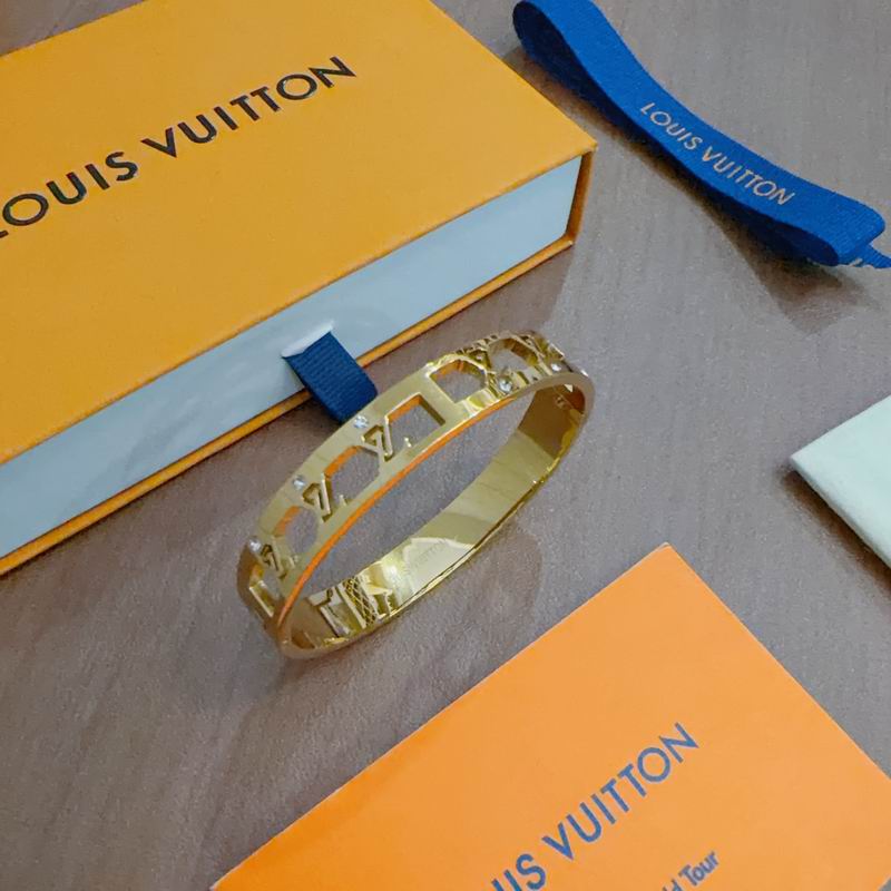 Lv Bracelet 02yxs20 (1)
