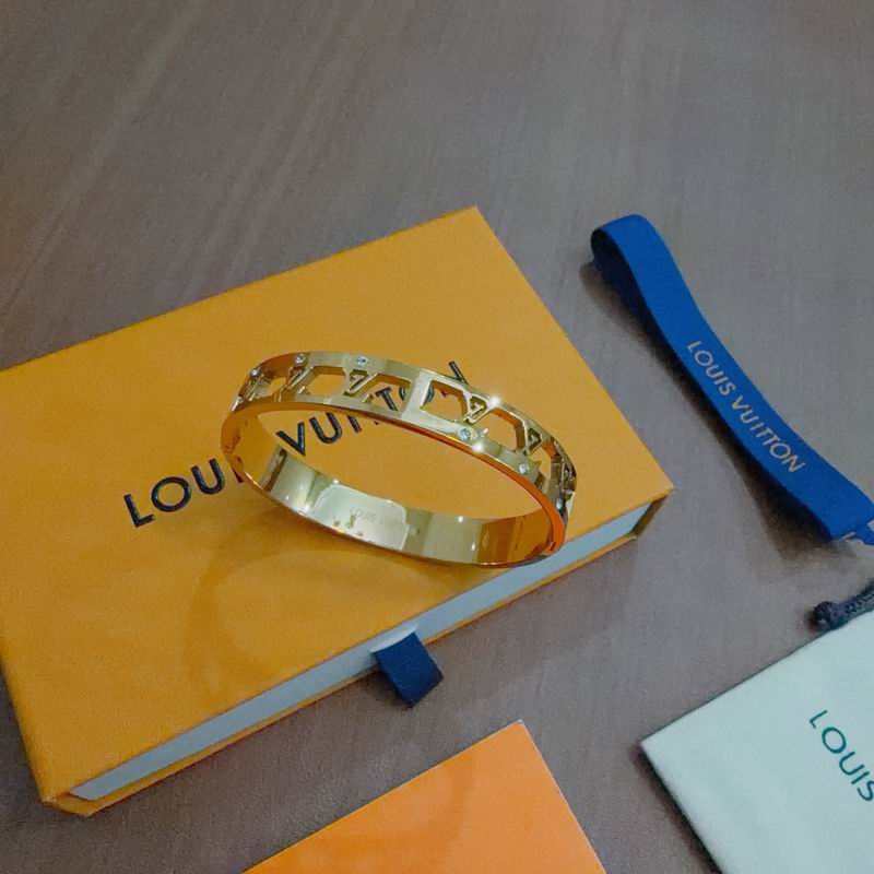 Lv Bracelet 02yxs20 (2)
