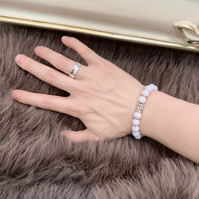 Lv Bracelet 02yxs20 (8)