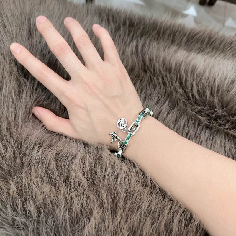 Lv Bracelet 02yxs22 (7)