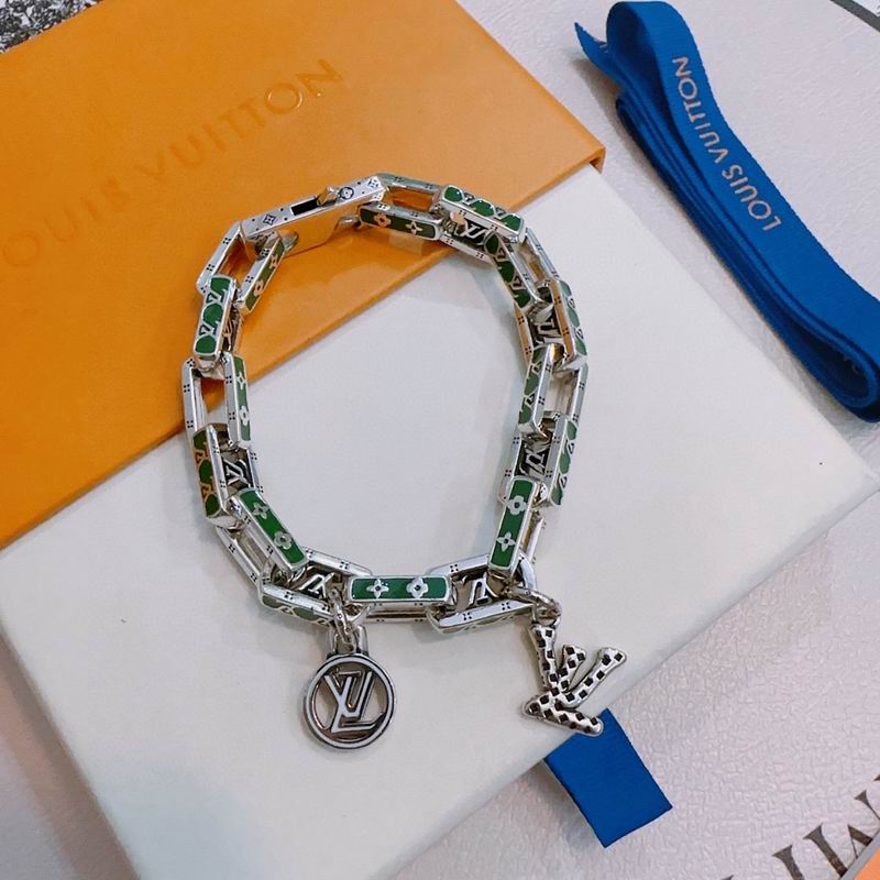 Lv Bracelet 02yxs22 (8)