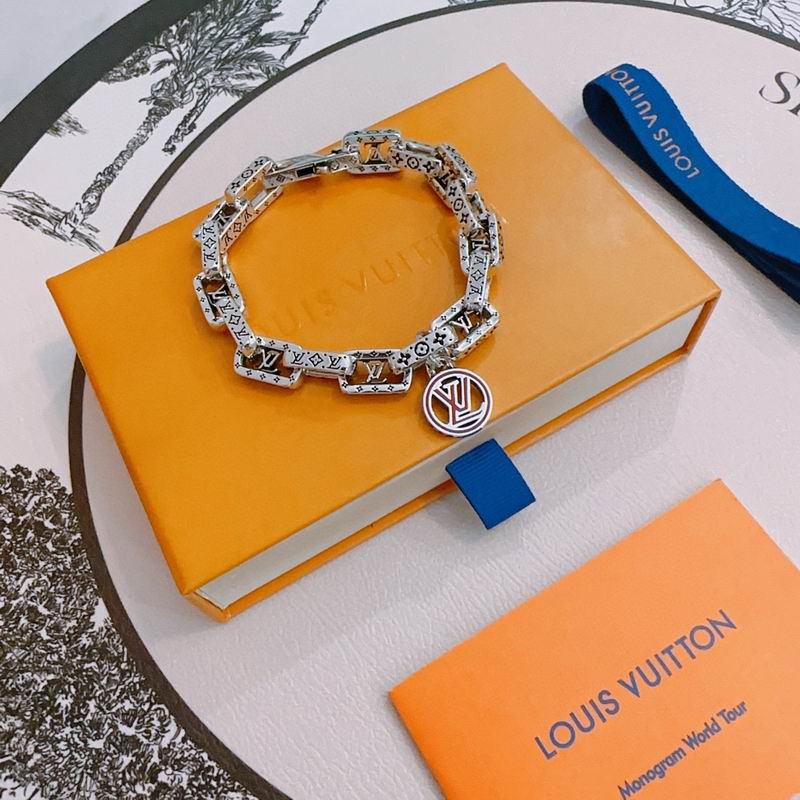 Lv Bracelet 02yxs23 (1)