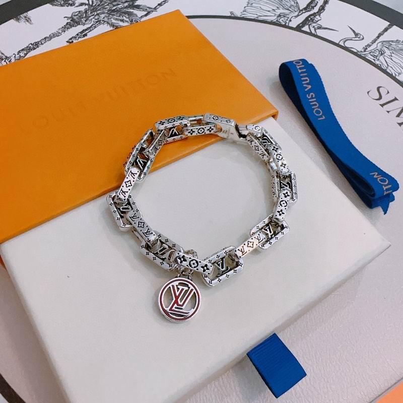 Lv Bracelet 02yxs23 (2)