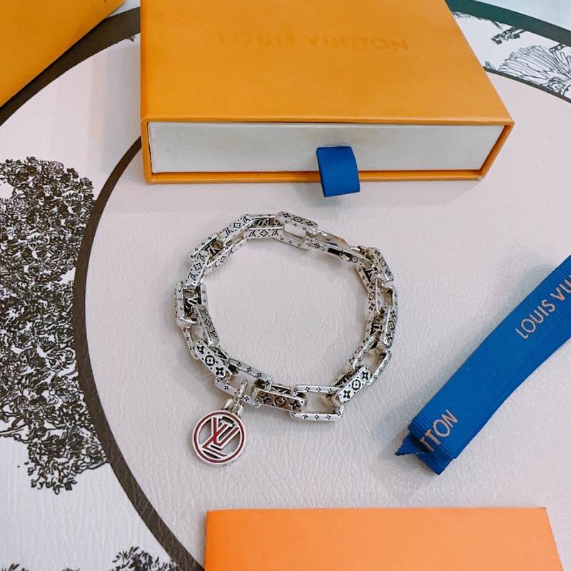 Lv Bracelet 02yxs23 (8)