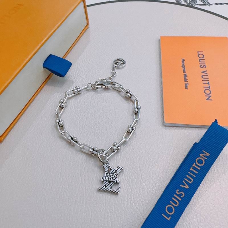 Lv Bracelet 02yxs24 (1)