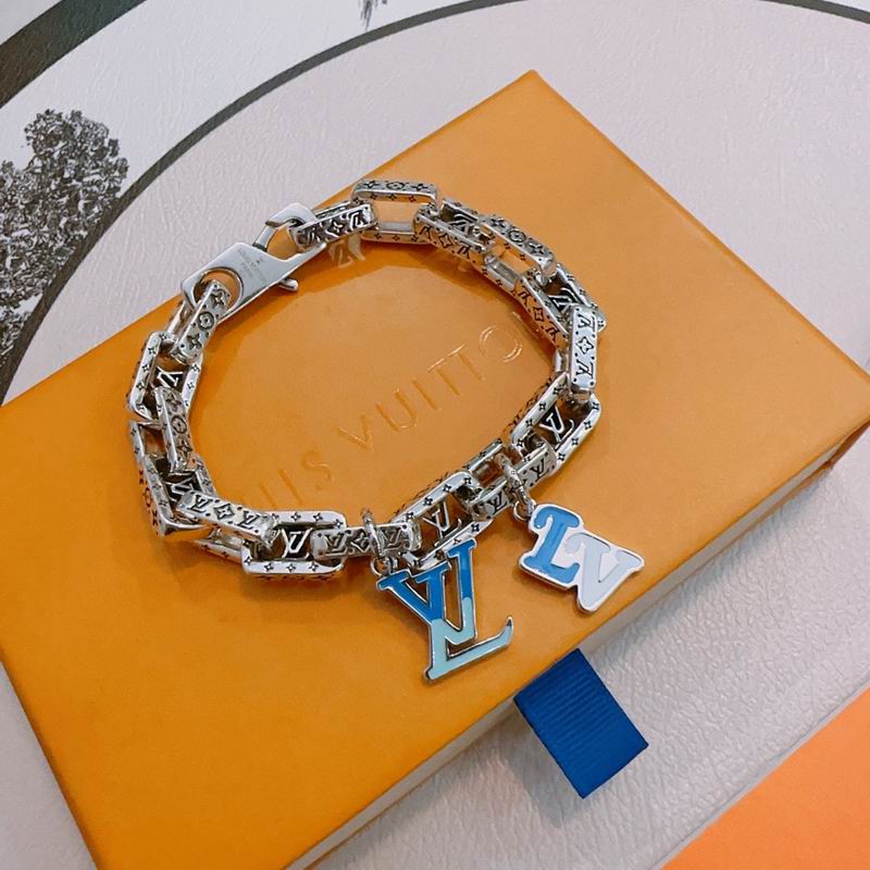 Lv Bracelet 02yxs26 (3)