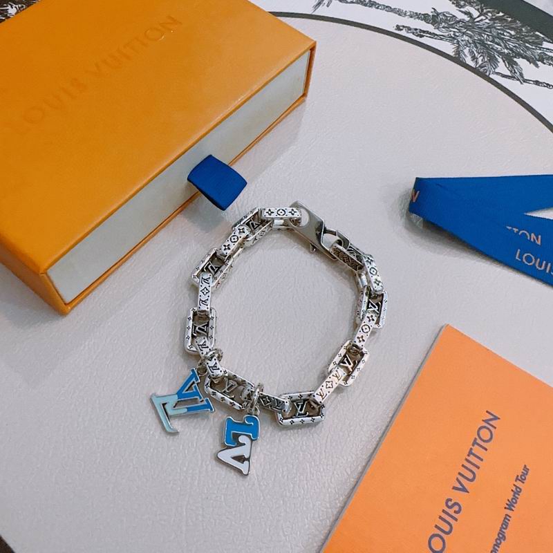 Lv Bracelet 02yxs26 (4)