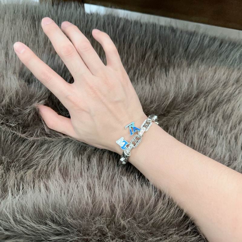 Lv Bracelet 02yxs26 (5)