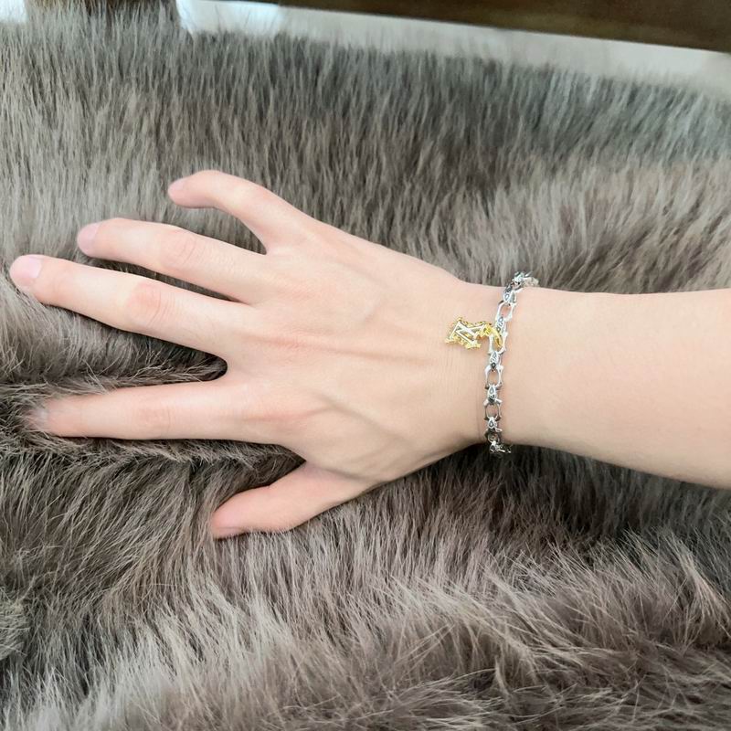 Lv Bracelet 02yxs27 (7)