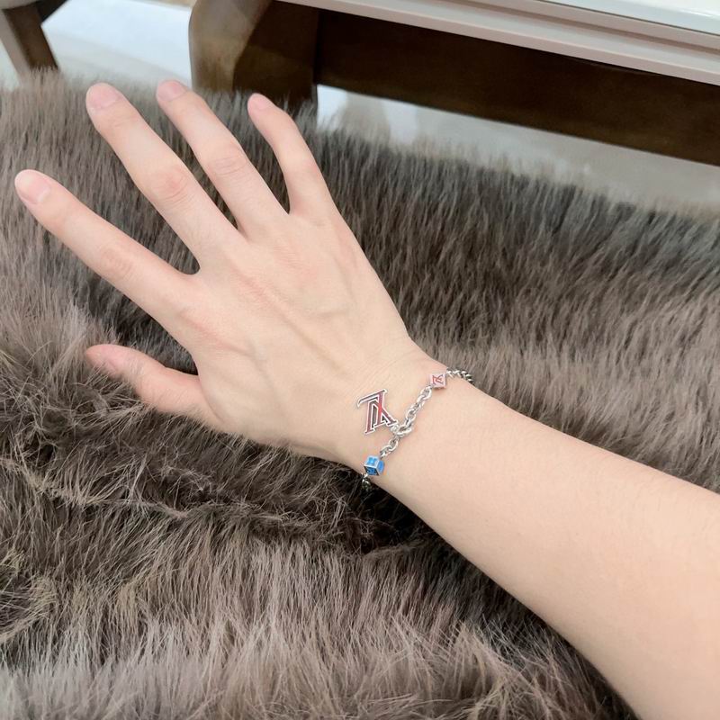 Lv Bracelet 02yxs28 (4)