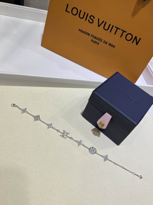 Lv Bracelet 02yxs31 (10)